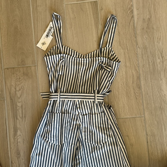 Paige XS Jumpsuit - Picture 6 of 6